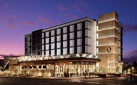 Senna House Hotel Scottsdale, Curio Collection By Hilton